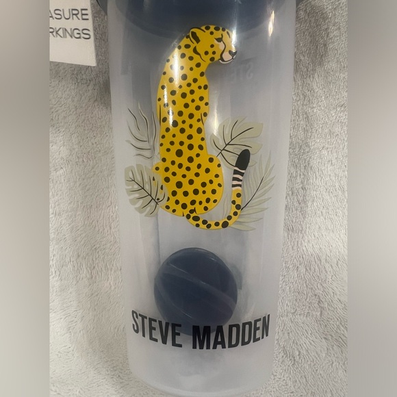 🐆 Steve Madden Leopard Shaker Bottle with Mixer Ball – 24oz / 709ml - Picture 2 of 5